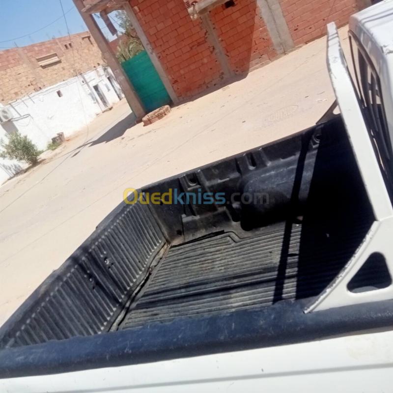 Nissan Pickup 2008 Pickup 3