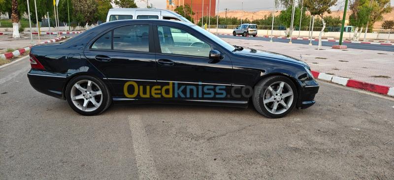 Mercedes Classe C 2005 220 Exclusive 11