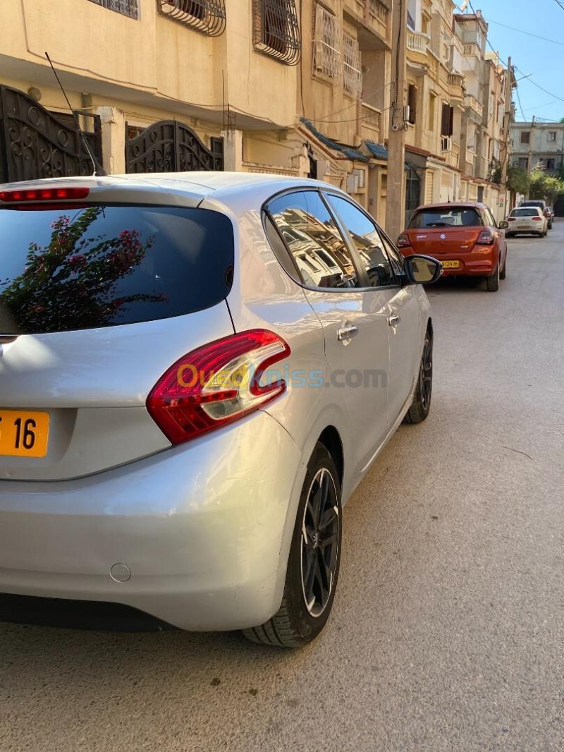 Peugeot 208 2015 Style 2