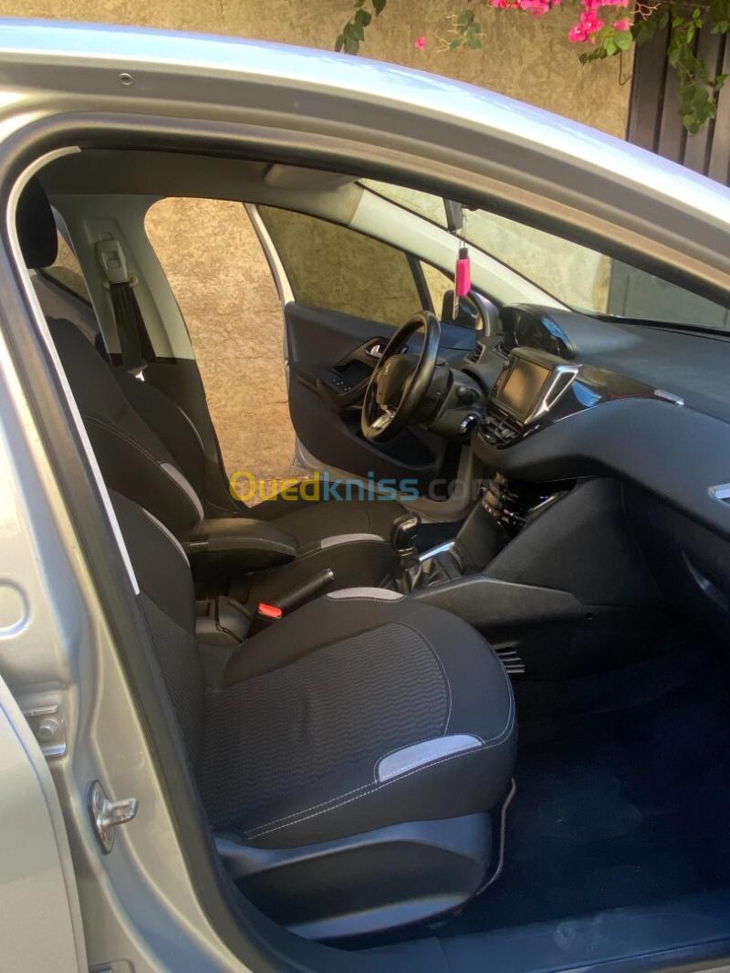 Peugeot 208 2015 Style 9