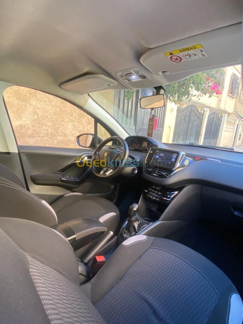 Peugeot 208 2015 Style 12