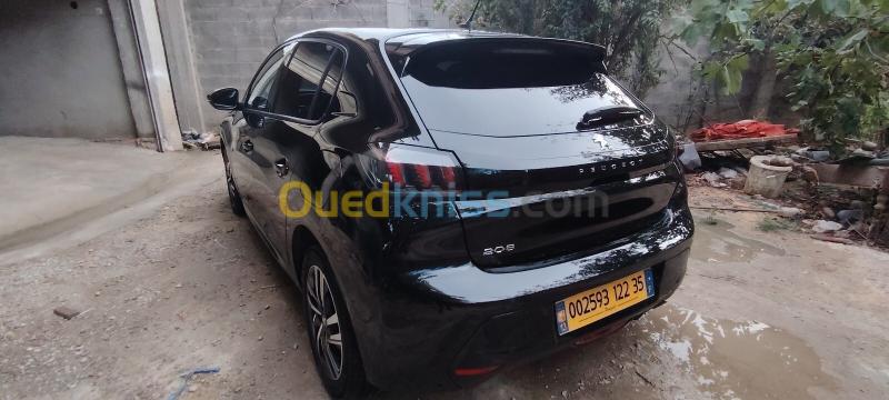 Peugeot 208 2022 Allure 2