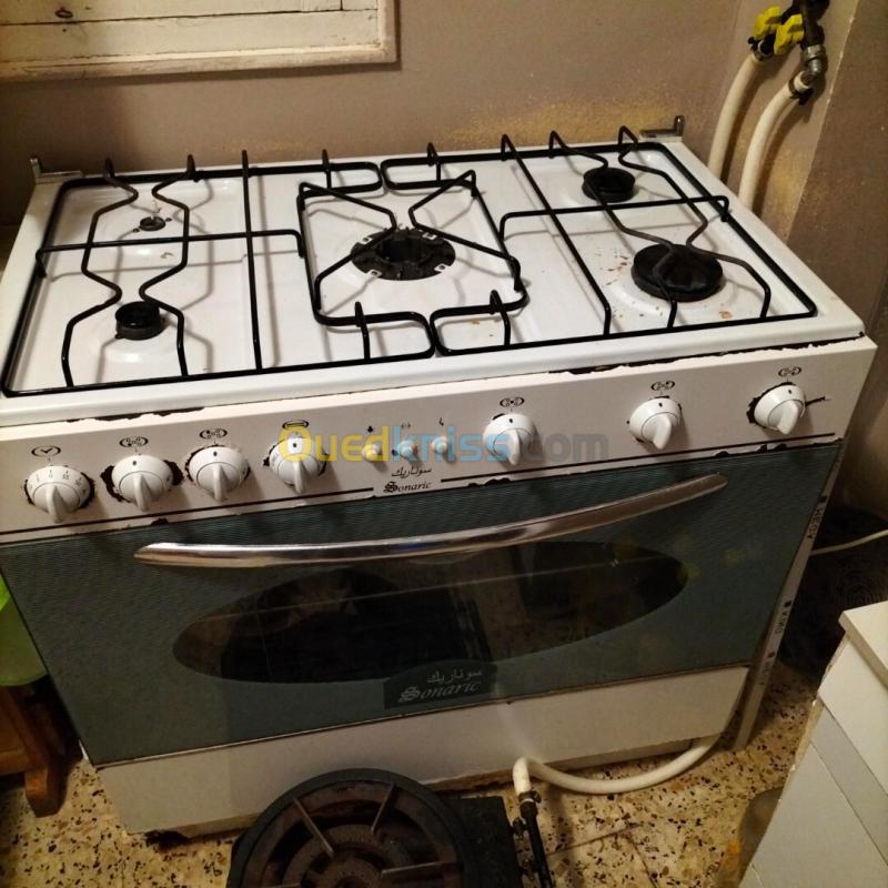 Cuisinière 4