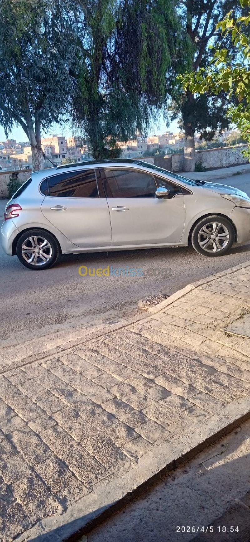 Peugeot 208 2015 Allure 7