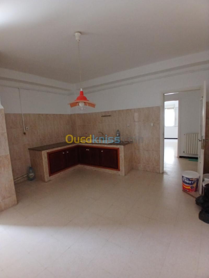 Location Appartement F4 Alger Said hamdine 8