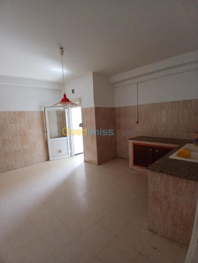 Location Appartement F4 Alger Said hamdine 7