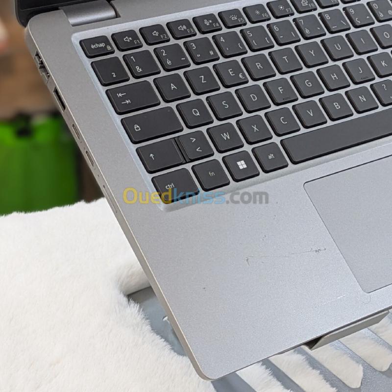 Dell Latitude 5450 ultra 5 135U 16-256 3