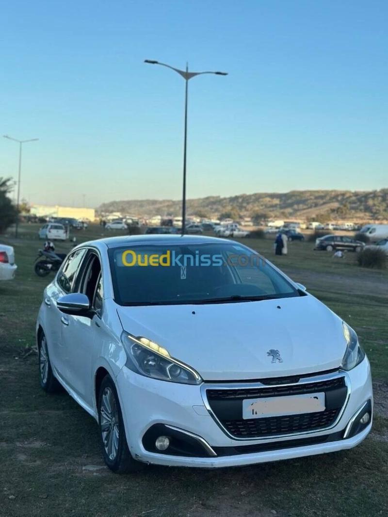 Peugeot 208 2015 Allure Facelift 6