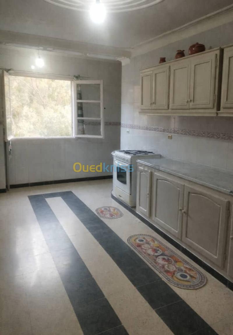 Location Appartement F4 Annaba Annaba