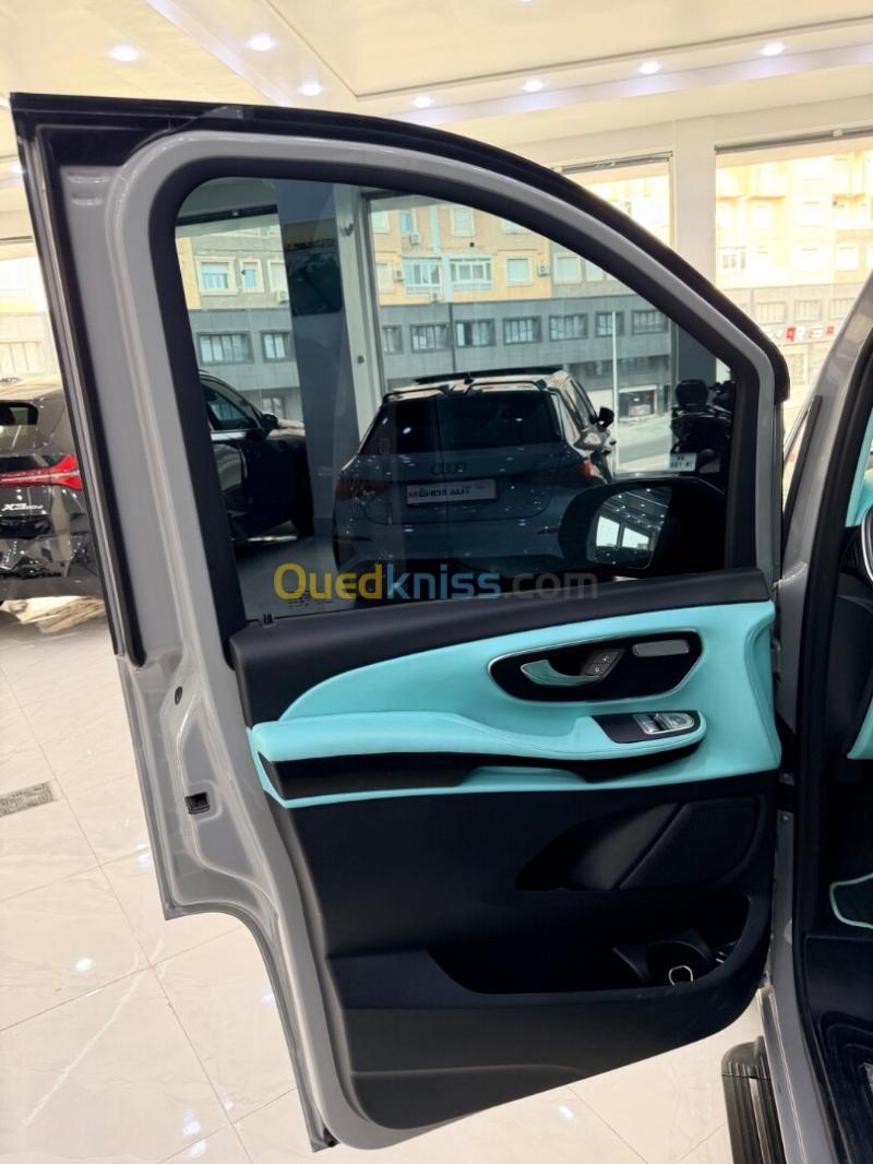 Mercedes Classe V 2025 Maybach 16