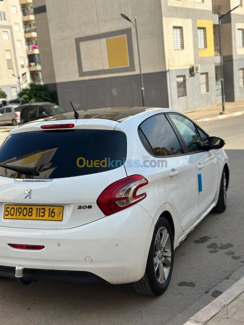 Peugeot 208 2013 Allure 10