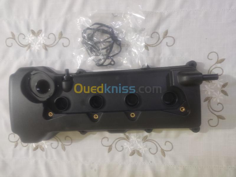 Cache culbuteur Nissan Sunny classique 