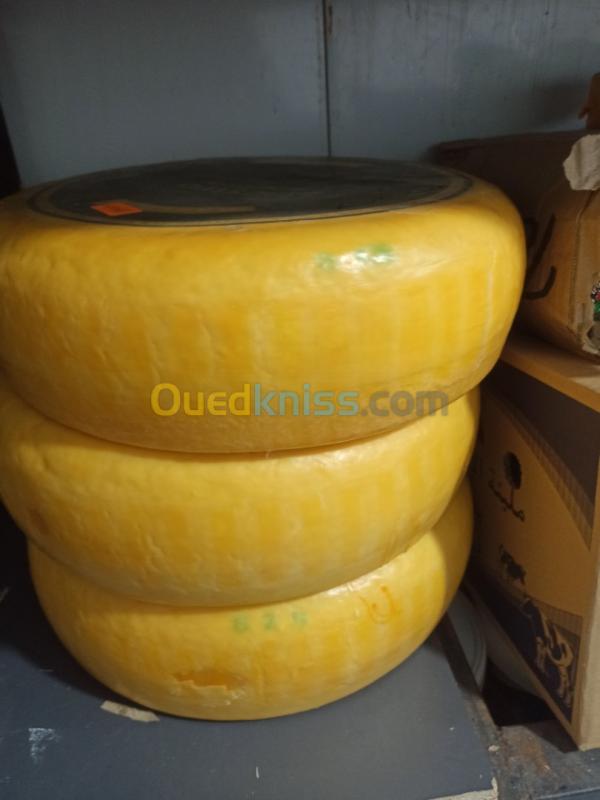  Fromage gruyère maestro et fromage rouge disponible on gros oran
