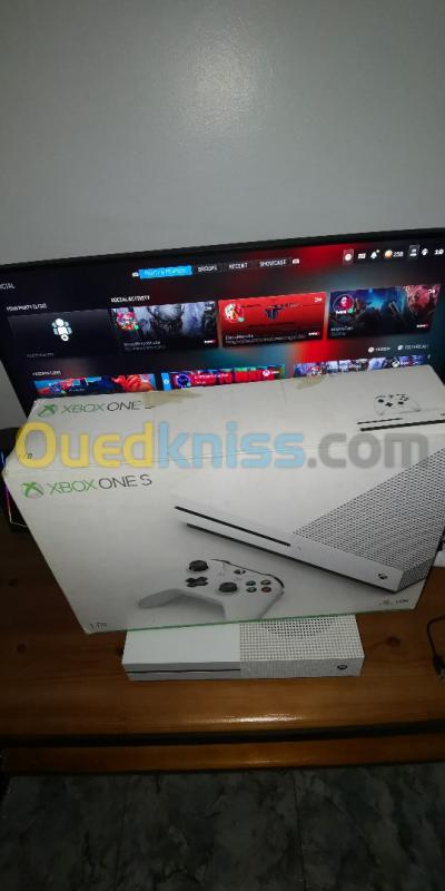  Xbox One S 1000GB