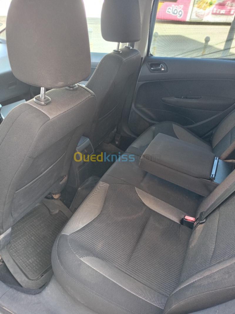 Peugeot 308 2011 308 8