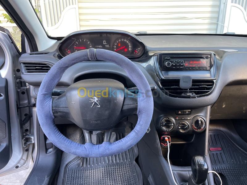 Peugeot 208 2013 Access 15