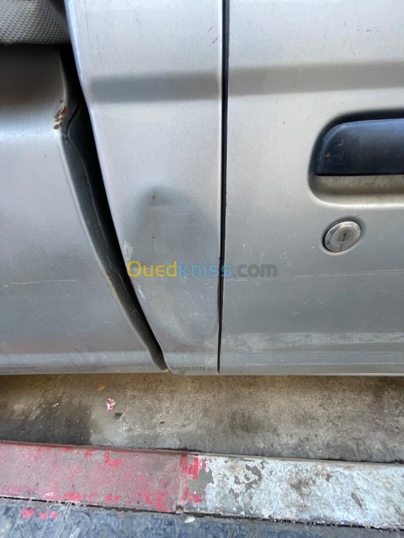 Nissan Pickup 2010 Pickup 7
