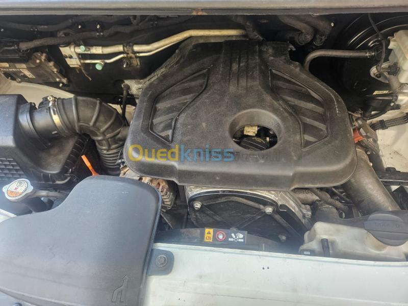 Hyundai H350 2018 12