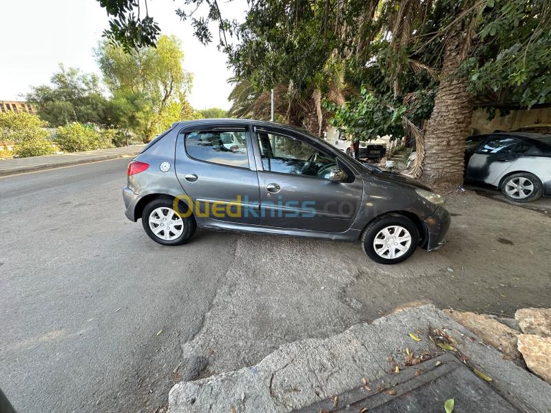 Peugeot 206 Plus 2012 206 Plus 22