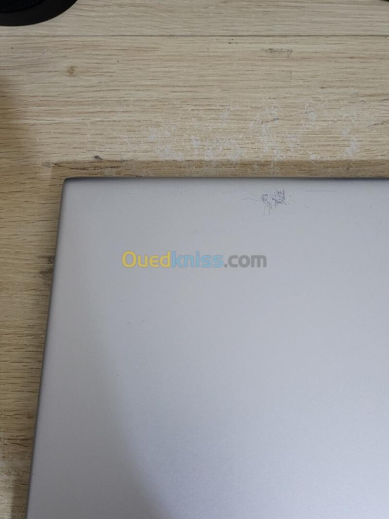 ASUS VivoBook X712F | INTEL CORE i7 8565U | 8GB RAM | 1TB NVMe SSD | INTEL UHD GRAPHICS 30