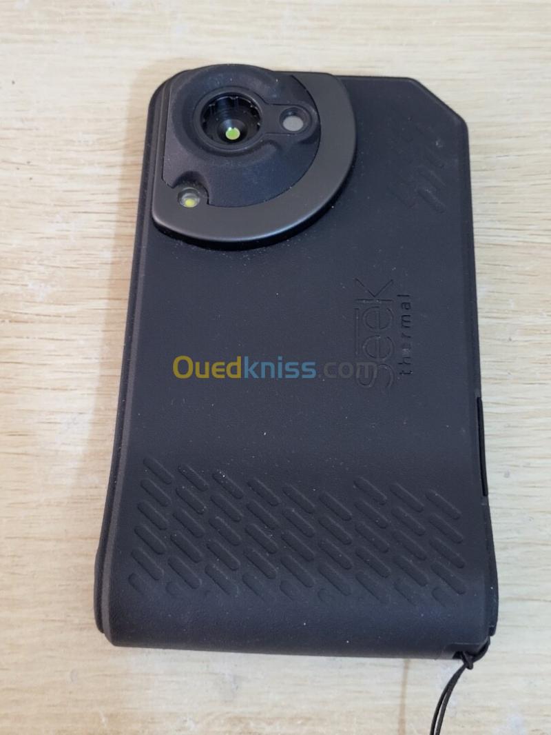 Seek Thermal Shot Thermocaméra de Poche Professionnelle avec capteur 206 x 156 Points - Wi-Fi 9
