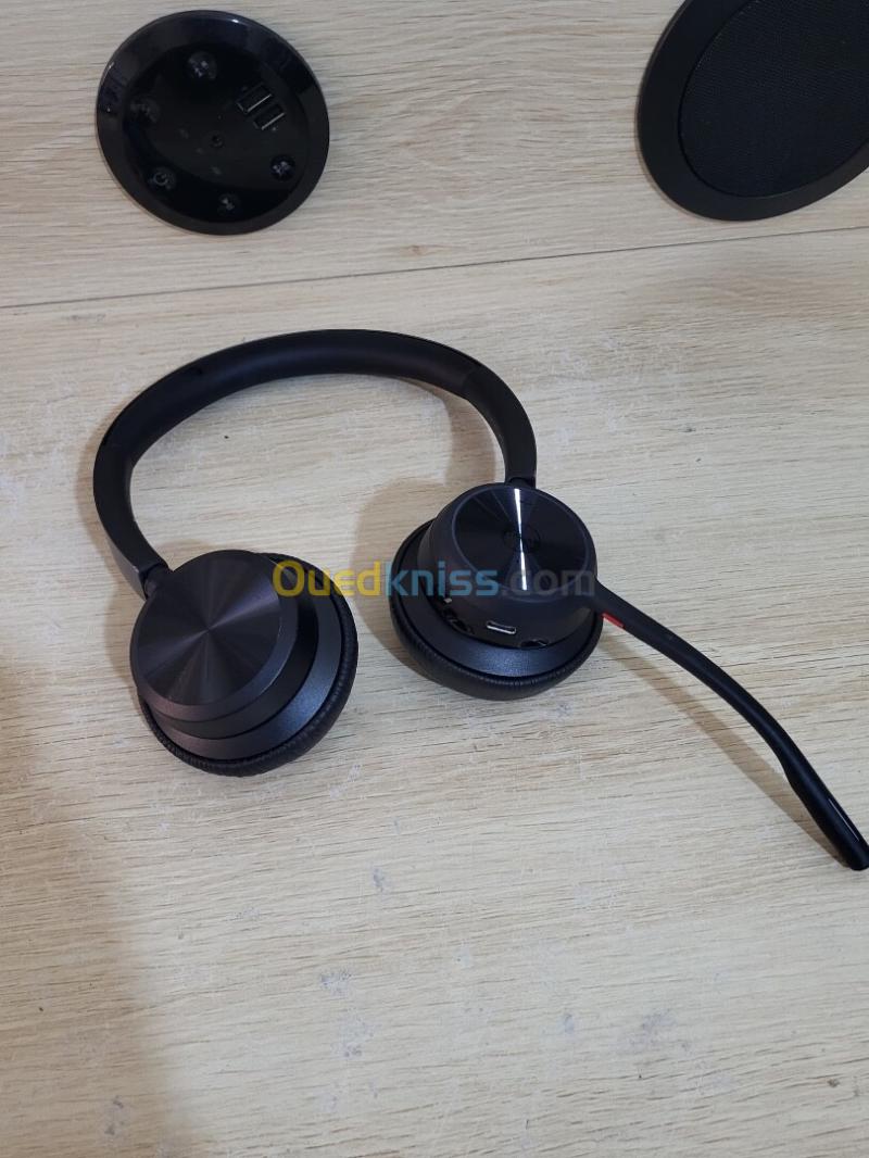 Poly Voyager 4320-M - Micro-casque - sur-oreille - Bluetooth - sans fil, filaire - USB-A via adaptateur Bluetooth - noir - certifié Zoom, Certifié pour Microsoft Teams 6