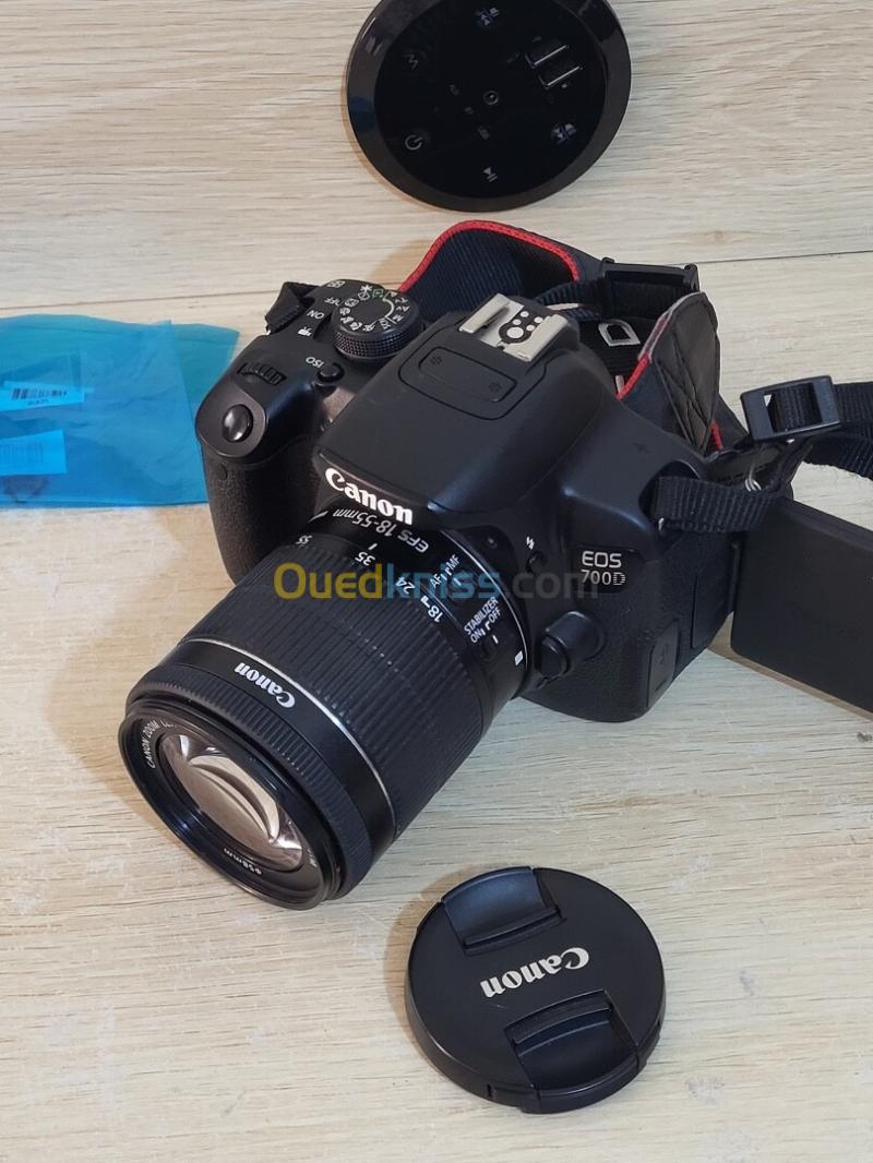 Canon EOS 700D Appareil photo Reflex SLR 18 MP CMOS 5184 x 3456 pixels + Objectif Canon EF-S 18-55mm f/3.5-5.6 IS STM f/3.5-5.6 17