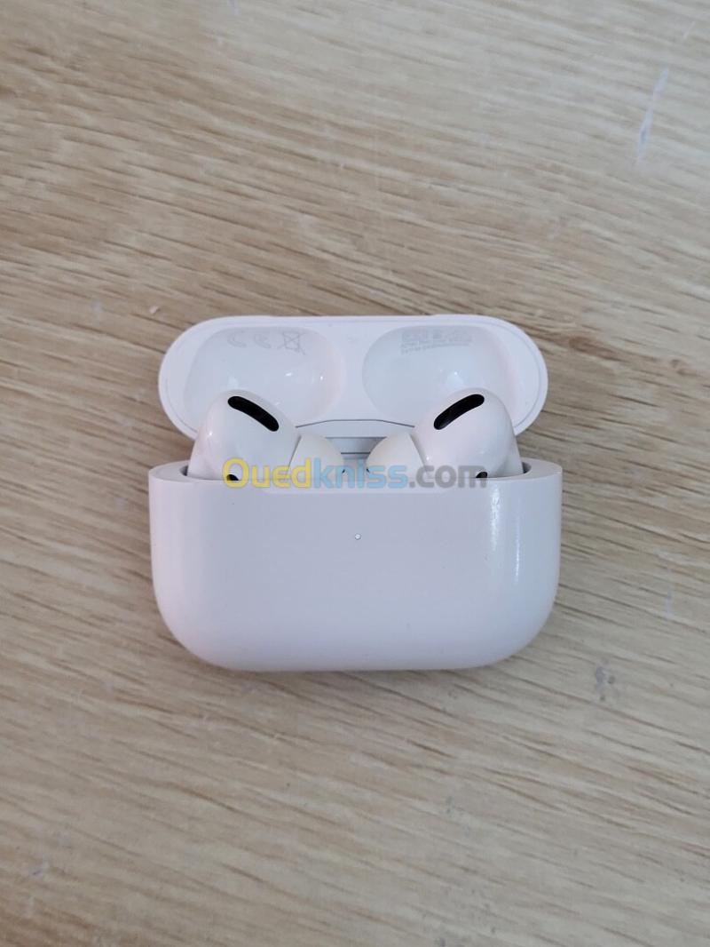 AirPods Pro avec Boitier de Charge MagSafe USB-C 4