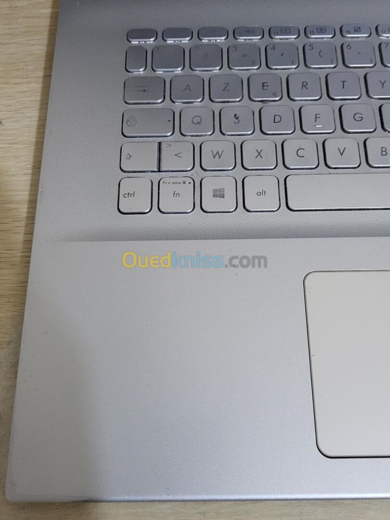 ASUS VivoBook X712F | INTEL CORE i7 8565U | 8GB RAM | 1TB NVMe SSD | INTEL UHD GRAPHICS 22