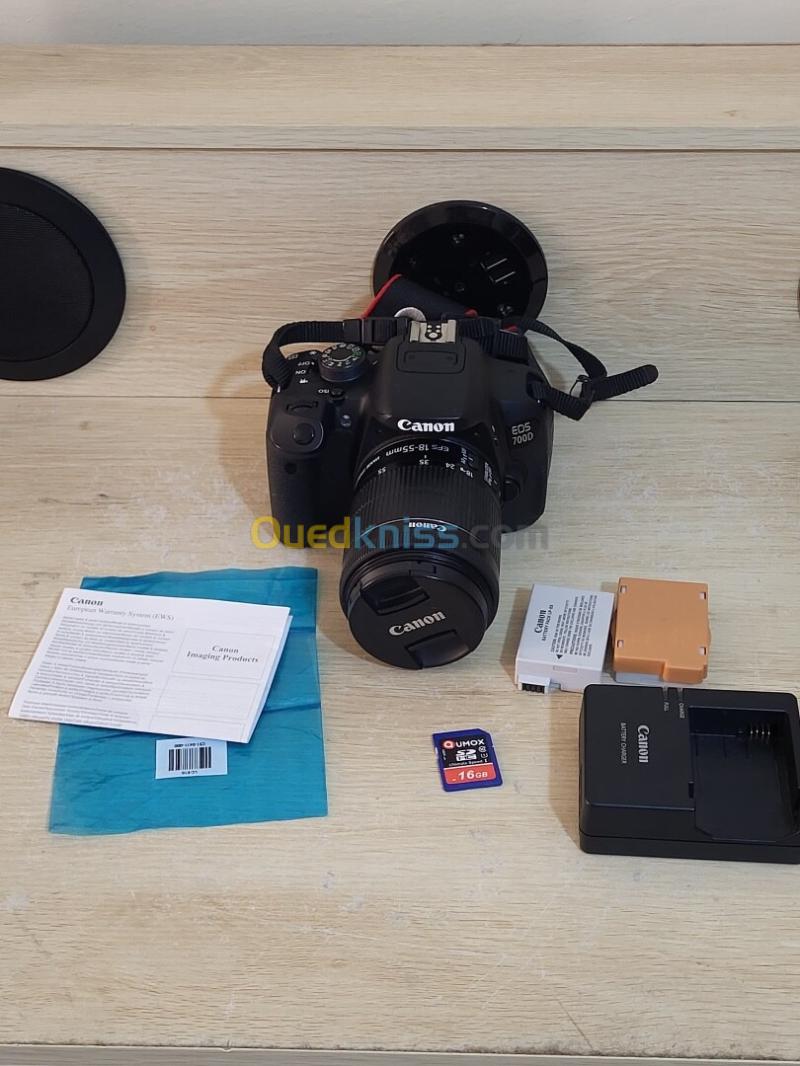 Canon EOS 700D Appareil photo Reflex SLR 18 MP CMOS 5184 x 3456 pixels + Objectif Canon EF-S 18-55mm f/3.5-5.6 IS STM f/3.5-5.6 43
