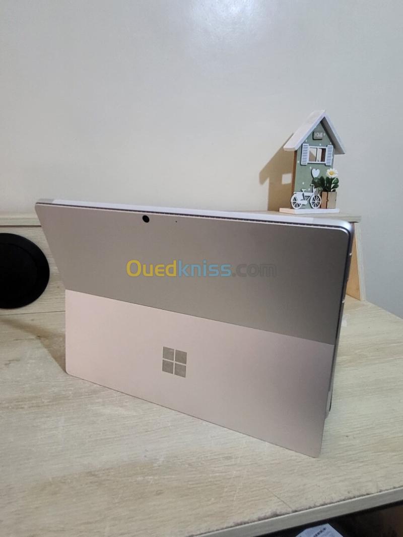 MICROSOFT SURFACE Pro 8 TACTILE - INTEL 11EME GEN i5-1145G7 - 16GB RAM - 256GB SSD - QHD 2880 x 1920 18