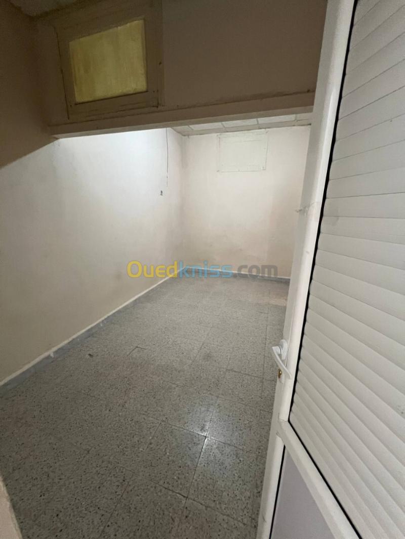Location Appartement Niveau de villa F2 Oran Oran 5
