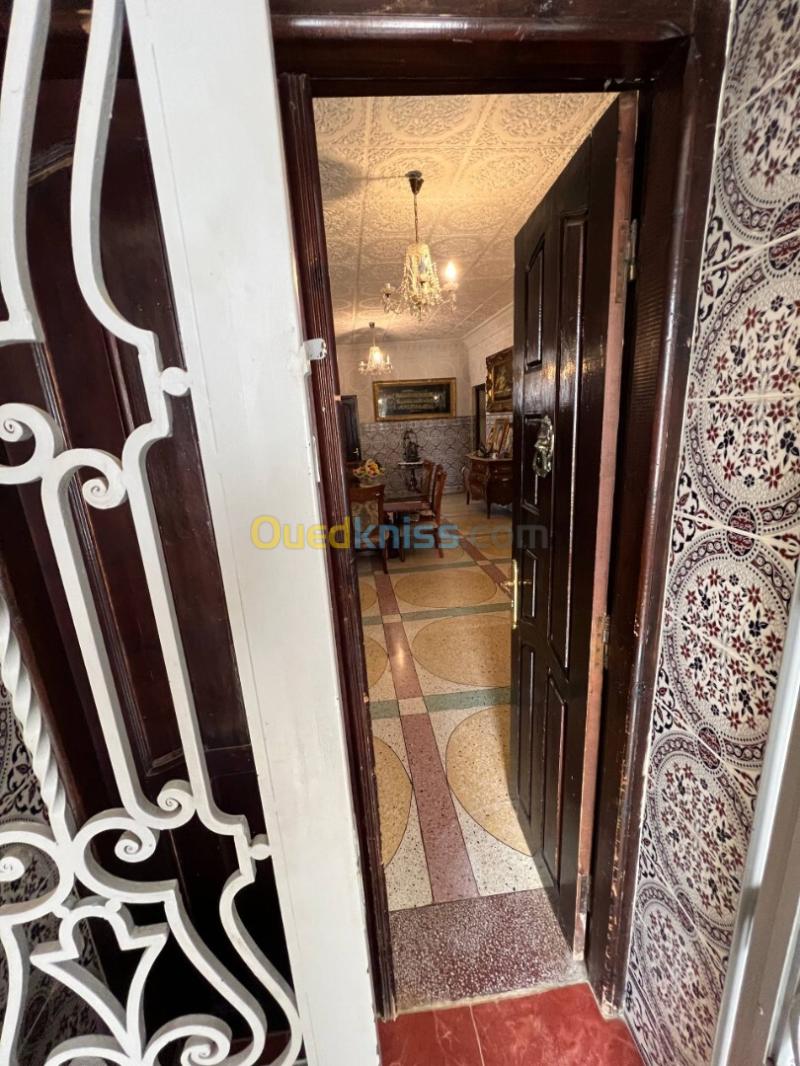 Location Appartement Niveau de villa F5 Oran Oran 4