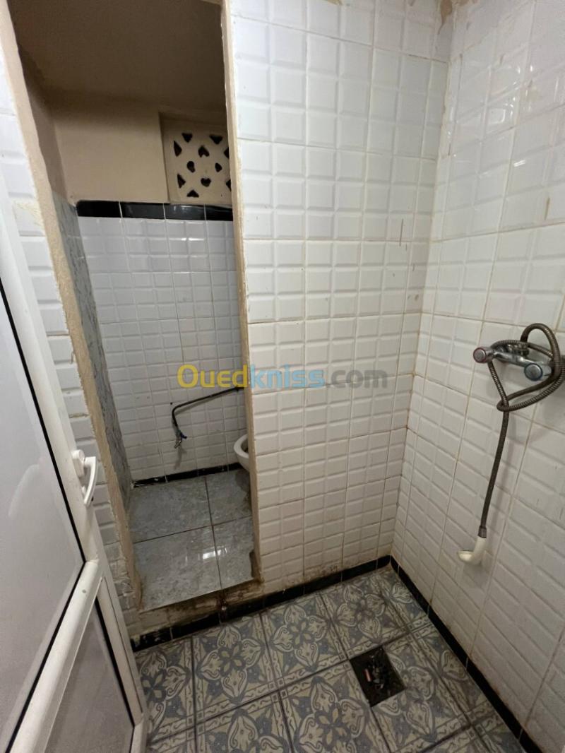 Location Appartement Niveau de villa F2 Oran Oran 9