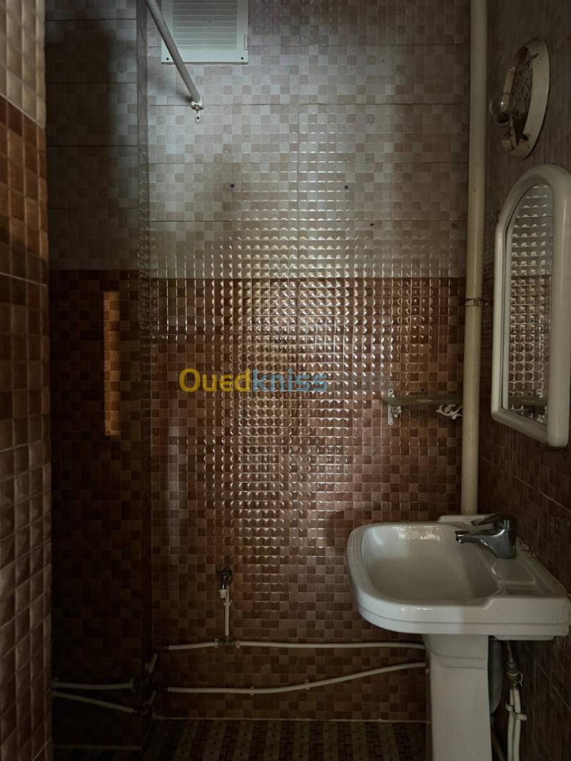 Location Appartement Niveau de villa F3 Oran Oran 11