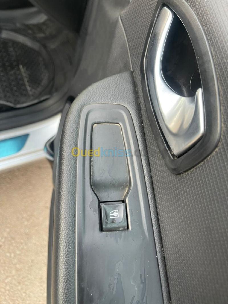 Renault Clio 4 2018 Limited 2 15