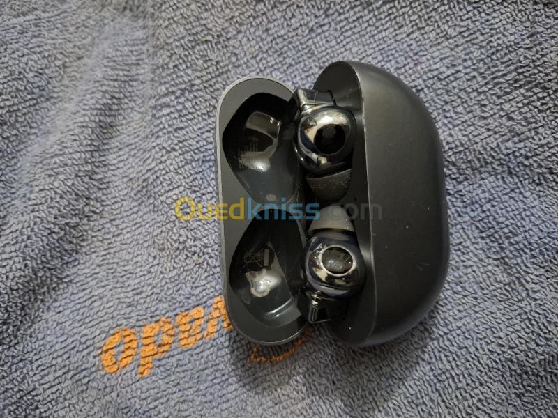 Oreillettes Airpods et plusieurs types de marques cabats (européen).... 6