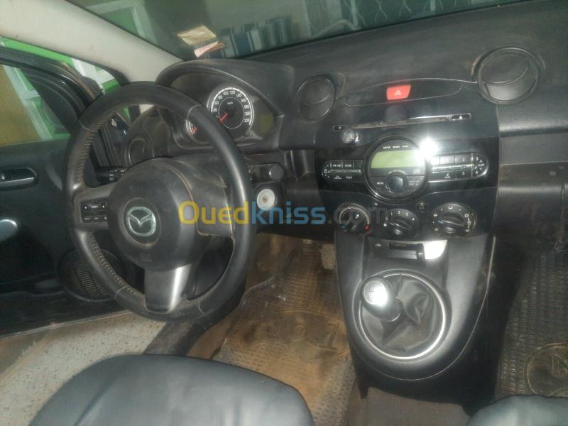 Mazda 2 box 2014  3
