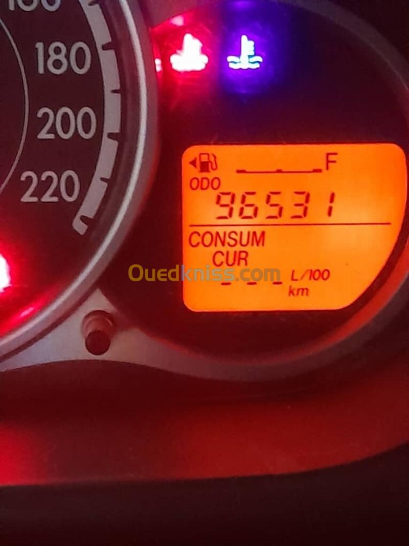 Mazda 2 box 2014  4