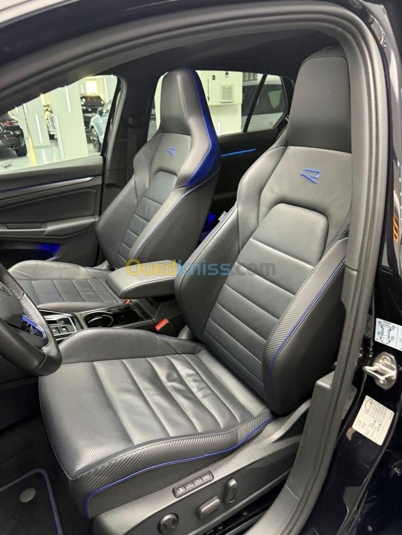 Volkswagen Golf 8 2024 R 20 Years Edition 5