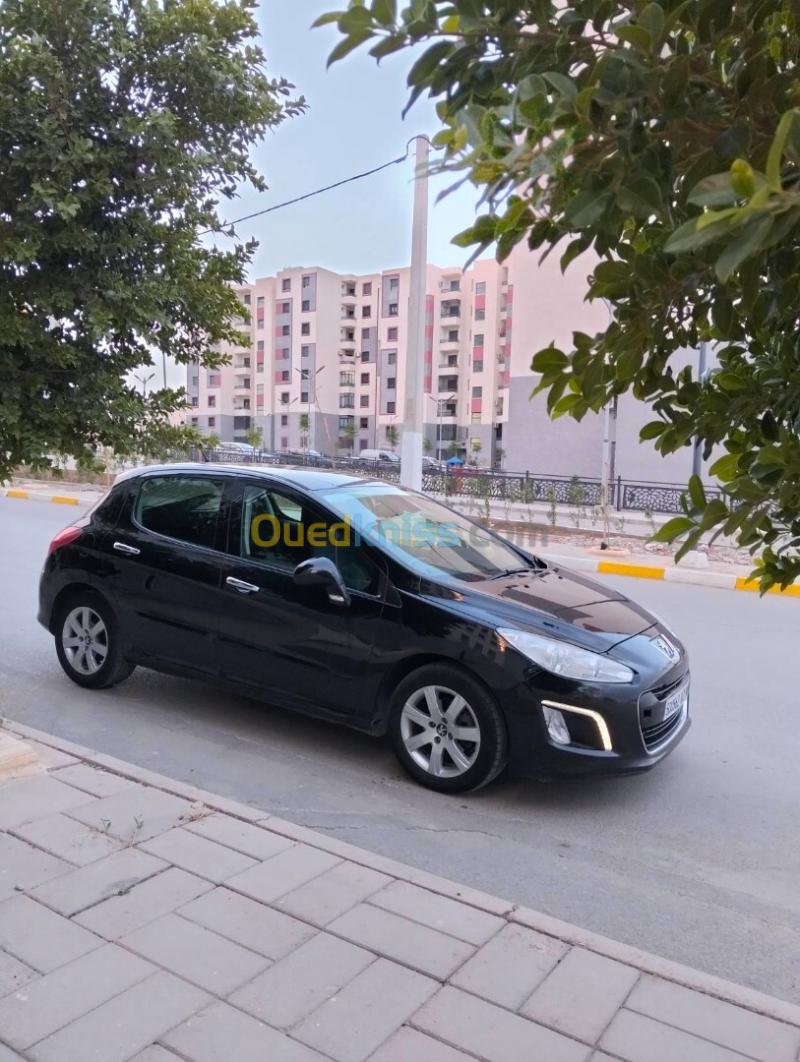 Peugeot 308 2012 La toute 3