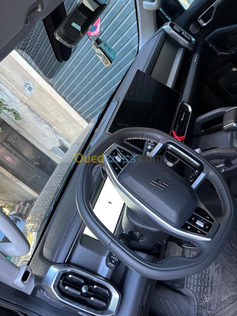 Jetour T2 2025 Luxe  4