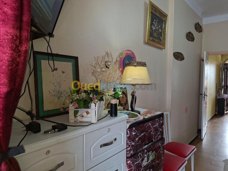 Location Appartement Niveau de villa Studio Alger Ain benian 16