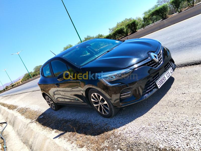 Renault Clio 5  2023  10