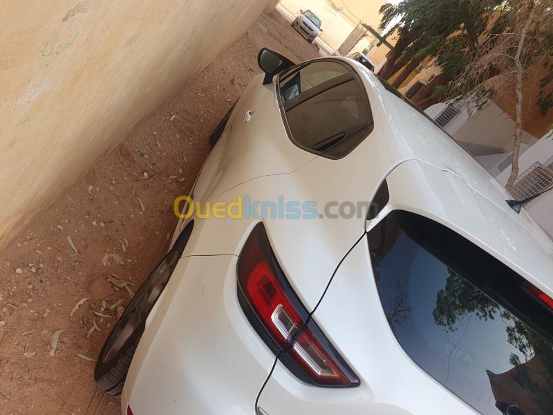 Renault Clio 4 2018 GT Line + 6