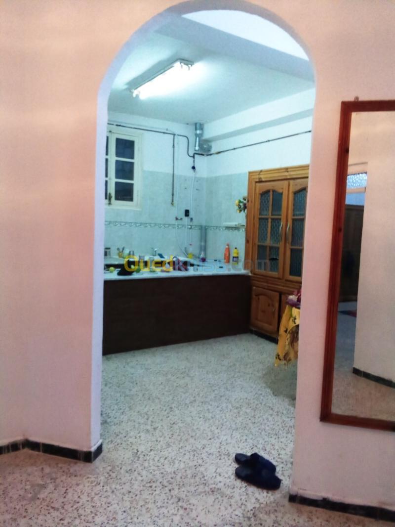Location Appartement Niveau de villa F4 Constantine Constantine 12
