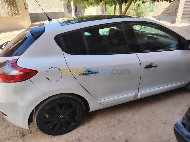 Renault Megane 3 2013 black touche 3
