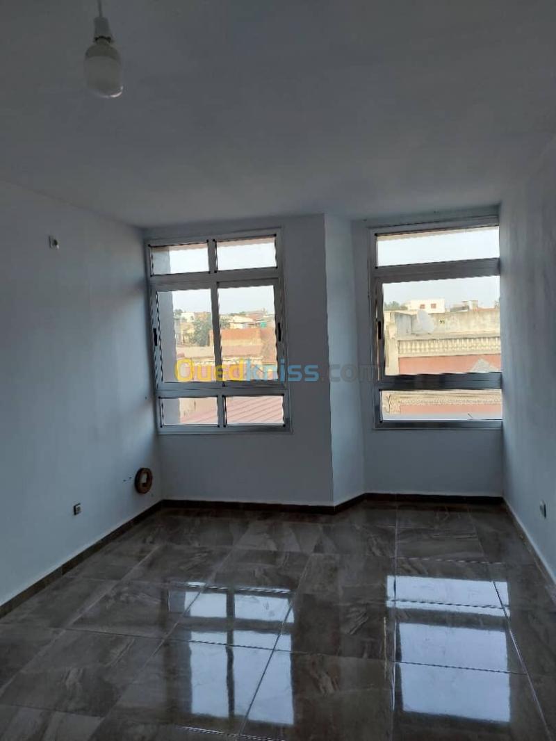 Location Appartement Niveau de villa F4 Tipaza Kolea 18