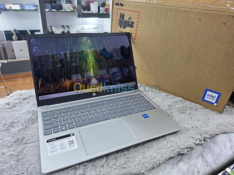 HP Laptop 15" Écran Tactile i5 12th 8GB 512GB Neuf