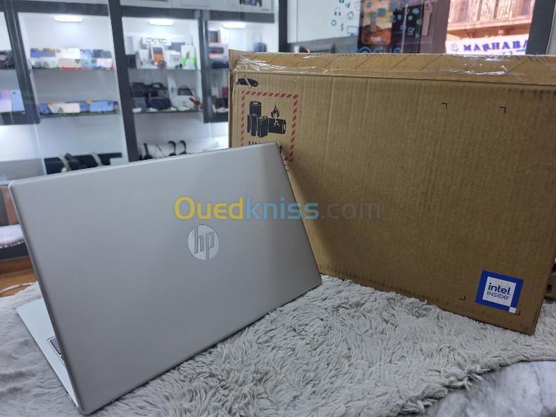 HP Laptop 15" Écran Tactile i5 12th 8GB 512GB Neuf 2